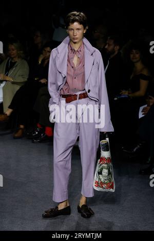 Paris, Frankreich. September 2023 30. VIVIENNE WESTWOOD Frühjahr/Sommer 2024 Laufsteg während Paris Fashion Week - Paris; Frankreich 30/09/2023 Credit: dpa/Alamy Live News Stockfoto