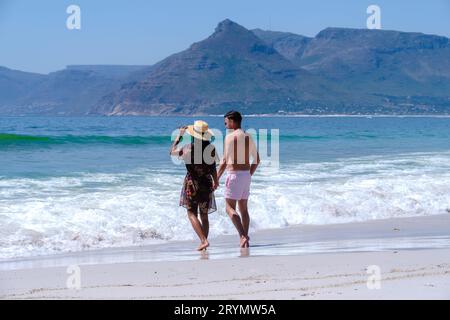 Kommetjie Public Beach Kapstadt Südafrika, weißer Strand und blauer Ozean in Kommetjie Stockfoto