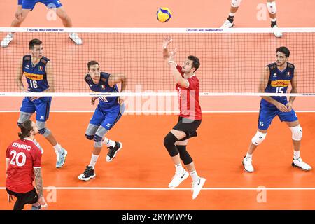 Derek Evp (Kanada), Yuri Romano, Roberto Russo, Daniele Lavia (Italien). Volleyball-Weltmeisterschaft 2022. Stockfoto