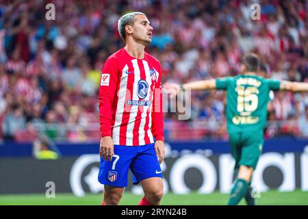 Madrid, Spanien. Oktober 2023. Antoine Griezmann (Atletico Madrid) reagiert während des Fußballspiels der spanischen Meisterschaft La Liga EA Sports zwischen Atletico Madrid und Cadiz, das im Metropolitano Stadion gespielt wurde. Atletico Madrid 3 : 2 Cadiz Credit: SOPA Images Limited/Alamy Live News Stockfoto