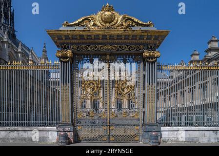 Eingangstor zum Justizpalast, Boulevard du Palais 4, Paris, Frankreich Stockfoto