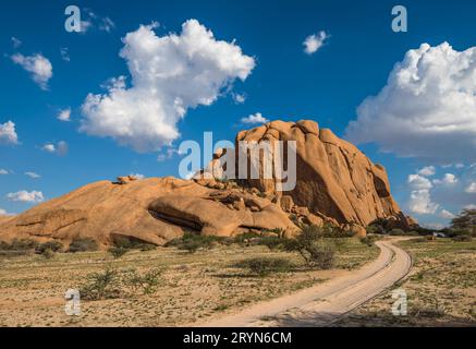 Spitzkoppe, einzigartige Felsformation im Damaraland, Namibia Stockfoto