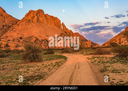Spitzkoppe, einzigartige Felsformation im Damaraland, Namibia Stockfoto