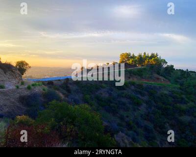 Blick auf Griffith Park, Los Angeles, Kalifornien, Wanderwege in den Hügeln Stockfoto