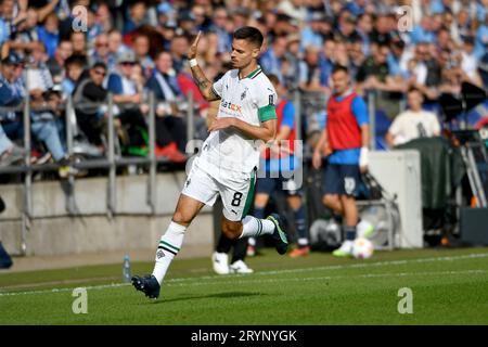 Bochum, Deutschland. September 2023 30. Fussball; Spieltag 06; 1. Bundesliga; Saison 20223/2024; VfL Bochum gegen Borussia Moenchengladbach am 30.09.2023 in Bochum. UBz: 08 Julian Weigl, Borussia Moenchengladbach. Quelle: dpa/Alamy Live News Stockfoto