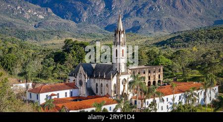 Nahaufnahme des Schutzgebietes Caraca mit Bergen und atlantischem Wald im Hintergrund, Minas Ger Stockfoto