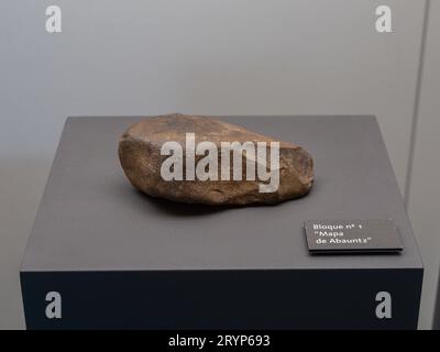 Abauntz-Karte, kartographisches Dokument auf Stein, (um 19.000 v. Chr.), Museum of Navarra, Pamplona, Navarra, Spanien Stockfoto