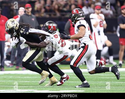 New Orleans, USA. Oktober 2023. Während eines Spiels der National Football League im Caesars Superdome in New Orleans, Louisiana am 1. Oktober 2023. (Foto: Peter G. Forest/SIPA USA) Credit: SIPA USA/Alamy Live News Stockfoto