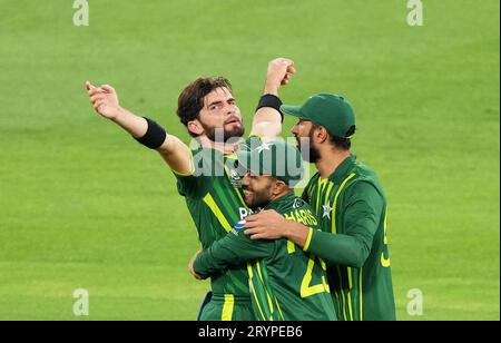 Aktenfoto vom 13.11.2022 von Shaheen Shah Afridi, der sich Pakistan für Wickets anlehnt. Bilddatum: Sonntag, 13. November 2022. Ausgabedatum: Montag, 2. Oktober 2023. Stockfoto