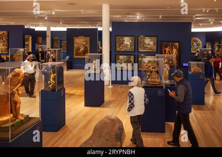 Galerieraum mit religiösen Werken im Museo Soumaya in Mexcio City, Mexiko Stockfoto