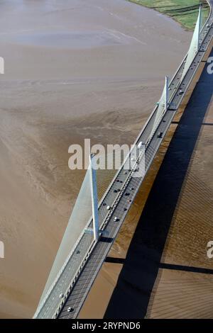 Luftaufnahme der Mersey Gateway Bridge in Runcorn, Cheshire Stockfoto