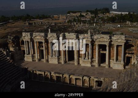 Gut erhaltenes altes Amphitheater in der antiken Stadt Ephesus Stockfoto