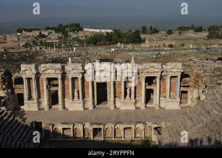 Gut erhaltenes altes Amphitheater in der antiken Stadt Ephesus Stockfoto