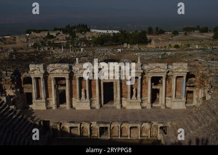 Gut erhaltenes altes Amphitheater in der antiken Stadt Ephesus Stockfoto