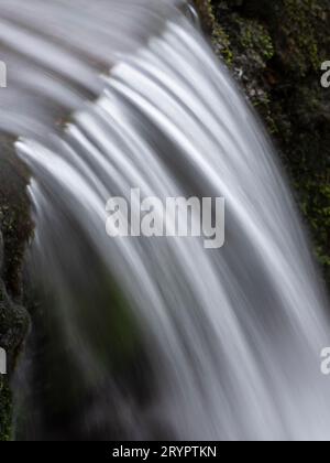 Wasserfälle und Wasserfälle in Ashes Hollow, einem Tal am Long Mynd, Shropshire, Großbritannien Stockfoto