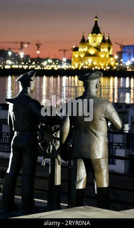 Denkmal für die Arbeiter der Wolga auf dem Markinplatz in Nischni Nowgorod Stockfoto