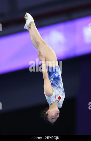 Hangzhou, chinesische Provinz Zhejiang. Oktober 2023. Zhu Xueying aus China nimmt am 2. Oktober 2023 an den 19. Asienspielen in Hangzhou, ostchinesische Provinz Zhejiang, Teil. Cheng Tingting/Xinhua/Alamy Live News Stockfoto