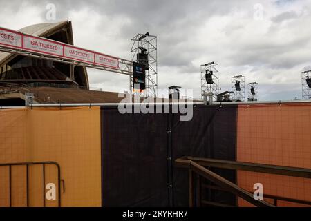 Der „leere Raum“ des Vorhofs des Sydney Opera House, der 2016 für ein Crowed House Concert angegliedert wurde Stockfoto