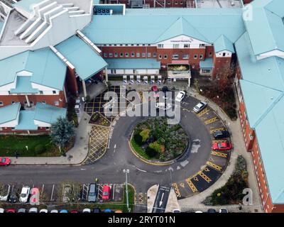 Aktenfoto vom 11/21 Luftaufnahme der Folgen der Explosion im Liverpool Women's Hospital, bei der am Sonntag eine Person getötet und eine andere verletzt wurde. Emad Al Swealmeen, die WHO zündete im November 2021 eine Bombe vor dem Liverpool Women's Hospital, hatte eine Beschwerde gegen den britischen Staat, weil er seinen Asylantrag nicht angenommen hatte und dass er, kombiniert mit psychischen Erkrankungen, wahrscheinlich dazu geführt haben wird, den Angriff durchzuführen, eine polizeiliche Untersuchung hat festgestellt. Ausgabedatum: Montag, 2. Oktober 2023. Stockfoto