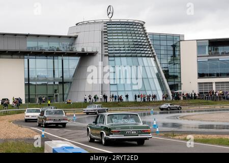 Mercedes-Benz 600 bei der Mercedes-Benz UK Rallye bei Mercedes-Benz World Brooklands Surrey UK Stockfoto