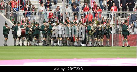 München, Deutschland. September 2023. firo: 23.09.2023, Fußball, 1. Bundesliga, Saison 2023/2024, Spieltag, FC Bayern München - VfL Bochum, Depositor, General, Spielfilm, Trachten, Musikband, Credit: dpa/Alamy Live News Stockfoto