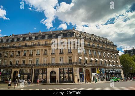 Frankreich, Paris 20.08.2023, das Hotel befindet sich in einem eleganten Gebäude aus der Haussmann-Ära der 1870er Jahre in der Nähe der Wahrzeichen Opéra Garnier Stockfoto