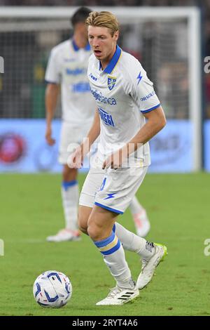 Rom, Latium. Oktober 2023. Marco Brescianini von Frosinone während des Spiels der Serie A zwischen Roma und Frosinone im Olympiastadion, Italien, 1. Oktober 2023. Photographer01 Credit: Independent Photo Agency/Alamy Live News Stockfoto