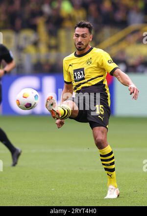 firo: 23.09.2023, Fußball, 1. Liga, 1. Bundesliga, Saison 2023/2024, BVB, Borussia Dortmund - VfL Wolfsburg 1:0 Mats HUMMELS, BVB, Einzelaktion Stockfoto