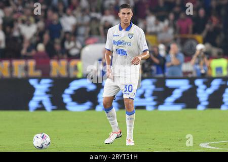 Rom, Latium. Oktober 2023. Ilario Monterisi von Frosinone während des Spiels der Serie A zwischen Roma und Frosinone im Olympiastadion, Italien, 1. Oktober 2023. Photographer01 Credit: Independent Photo Agency/Alamy Live News Stockfoto