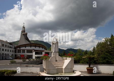 Das Heiligtum von San Gerardo Maiella, wunderschöne Kirche in Salerno, Kampanien, Salerno, Italien Stockfoto