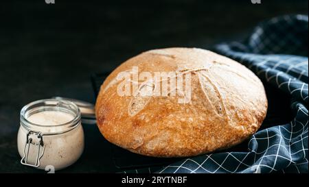 Weizenrunder Sauerteig Brot, Platz kopieren Stockfoto