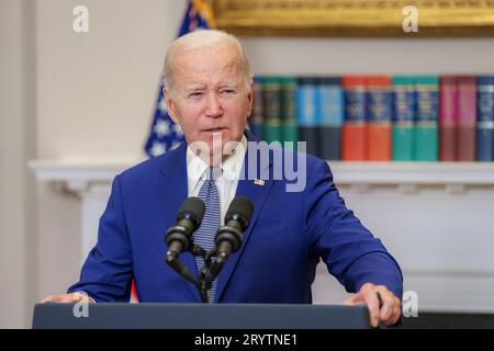Washington, Vereinigte Staaten Von Amerika. Oktober 2023. Washington, Vereinigte Staaten von Amerika. Oktober 2023. US-Präsident Joe Biden fordert den Kongress auf, sofort die Finanzierung für die Ukraine zu genehmigen, die aus dem "stopgap spending Bill" des Roosevelt Room of the White House, 1. Oktober 2023 in Washington, DC, ausgelassen wurde. Kredit: Adam Schultz/White House Photo/Alamy Live News Stockfoto