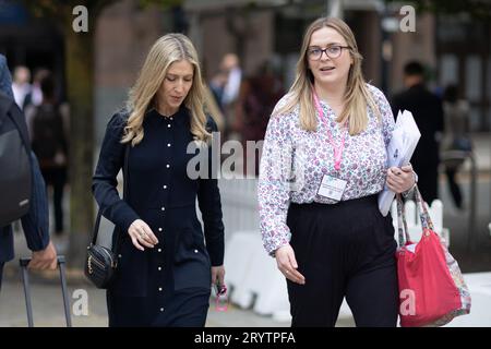 Laura Trott Abgeordnete während der Konferenz der Konservativen Partei im Manchester Central Convention Complex, Manchester am Montag, 2. Oktober 2023. (Foto: Pat Scaasi | MI News) Credit: MI News & Sport /Alamy Live News Stockfoto