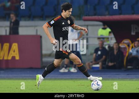 Rom, Latium. Oktober 2023. Sardar Azmoun von AS Roma während des Spiels der Serie A zwischen Roma und Frosinone im Olympiastadion, Italien, 1. Oktober 2023. AllShotLive/SIPA USA Credit: SIPA USA/Alamy Live News Stockfoto