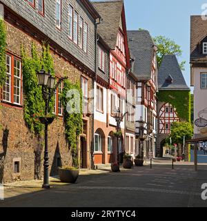 Rathaus mit Fachwerkhäusern und Leonhardsturm, Altstadt, Herborn, Hessen, Deutschland, Europa Stockfoto