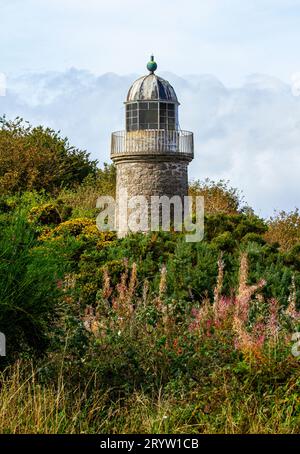 Oktober 1823-2023. Wunderschöner Herbstblick auf den 200 Jahre alten Leuchtturm Tayport Low (West Common, East Lighthouse) in Fife, Schottland Stockfoto