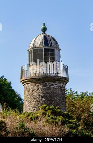 Oktober 1823-2023. Wunderschöner Herbstblick auf den 200 Jahre alten Leuchtturm Tayport Low (West Common, East Lighthouse) in Fife, Schottland Stockfoto