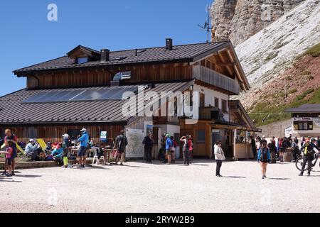 Averau Refuge Stockfoto