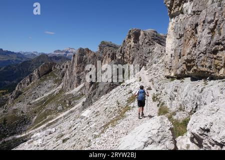 Wanderer auf dem Nuvolao Pass Stockfoto