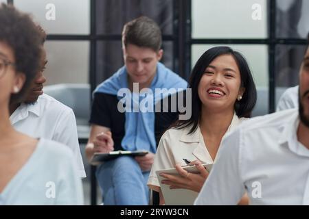 Unternehmer und Business-Menschen-Konferenz in modernen Meetingraum Stockfoto