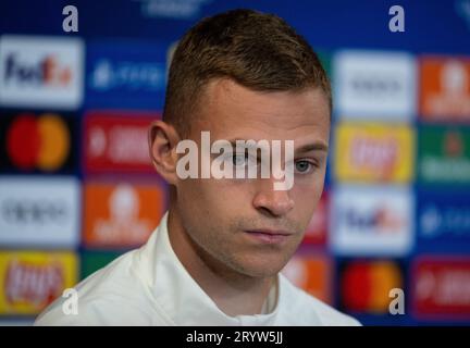 Kopenhagen, Dänemark. Oktober 2023. Fußball, Pressekonferenz FC Bayern München vor dem Champions-League-Spiel FC Kopenhagen - Bayern München im Parken-Stadion. Joshua Kimmich von München auf dem Podium. Quelle: Sven Hoppe/dpa/Alamy Live News Stockfoto