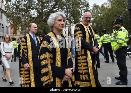 London, England, Großbritannien. Oktober 2023. Richter des Supreme Court, darunter LORD RICHARDS (links), LADY ROSE (Mitte) und LORD STEPHENS, begeben sich zur Westminster Abbey, um an dem jährlichen Gottesdienst teilzunehmen, der den Beginn des neuen juristischen Jahres markiert. (Kreditbild: © Thomas Krych/ZUMA Press Wire) NUR REDAKTIONELLE VERWENDUNG! Nicht für kommerzielle ZWECKE! Quelle: ZUMA Press, Inc./Alamy Live News Stockfoto