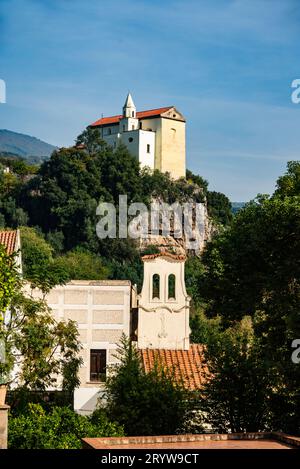 Historische Gebäude im Dorf Lauro in der Nähe von Avellino, Italien Stockfoto