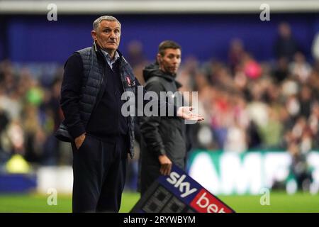 Sheffield, Großbritannien. September 2023 29. Sunderland Manager Tony Mowbray zeigt während des Sheffield Wednesday FC gegen Sunderland AFC SKY BET EFL Championship Matches im Hillsborough Stadium, Sheffield, Großbritannien am 29. September 2023 Credit: Every Second Media/Alamy Live News Stockfoto