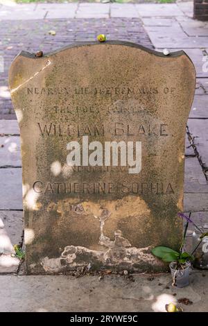 William Blakes Grabstein in Bunhill Fields Grabstätte, London, EC1. Stockfoto