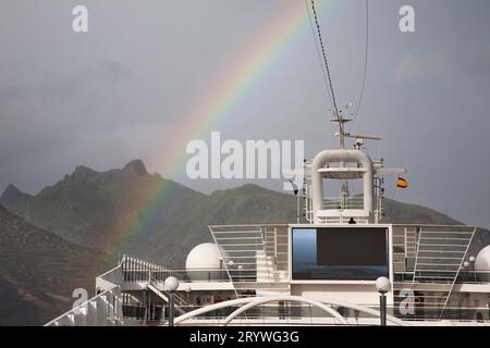 Kreuzfahrtschiff MSC Poesia in Santa Cruz de Tenerife. Kanarische Inseln. Spanien Stockfoto