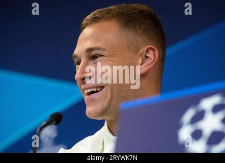 Kopenhagen, Dänemark. Oktober 2023. Fußball, Pressekonferenz FC Bayern München vor dem Champions-League-Spiel FC Kopenhagen - Bayern München im Parken Stadion. Joshua Kimmich von München auf dem Podium. Quelle: Sven Hoppe/dpa/Alamy Live News Stockfoto