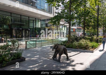 Bischops Square in der Spitalfields Market Development, London, E1. Stockfoto