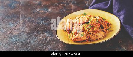Cous Cous mit Fleisch und Gemüse Stockfoto