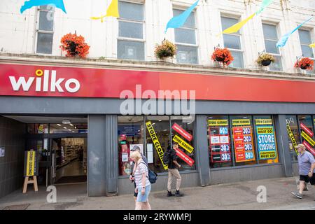 Wilko-Einzelhandelsgeschäft in Falmouth Cornwall, 24 Stunden vor der endgültigen Schließung, die Verkaufspreise für Produkte anbot, scheiterte im August 2023, Großbritannien Stockfoto